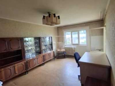 3 camere, 4/4, bloc 1978, proiect CENTRALA,72 mp-Gorjului
