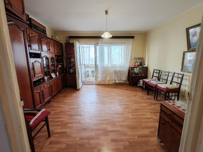 3 camere, decomandat, et 7/10, bloc din 1978/ Drumul Taberei