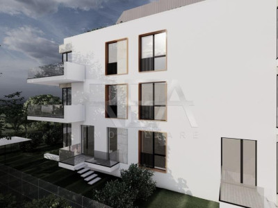 2 camere decomandat • Balcon 12 mp • Tepeș Vodă 152