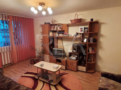 Apartament cu 3 camere, decomandat, 1/4, Centrala / Secuilor/Brâncoveanu