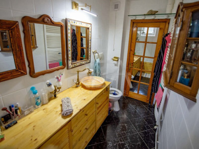 Apartament transformat din 4 camere în 3 camere, et. 4/4, Titan /Bld 1 Decembrie