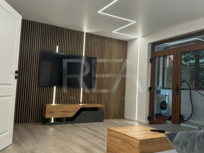 Apartament 2 camere D/4, centrala, curte Drumul Valea Doftanei.