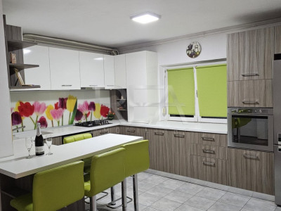 Apartament 4 camere, 8/8, centrala, parcare, zona Sebastian lângă parc.