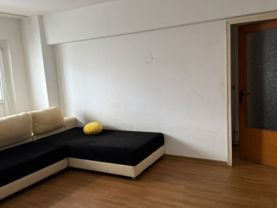 Apartament cu 3 camere, bl 1987, et 4/9, Dristor / Răcari