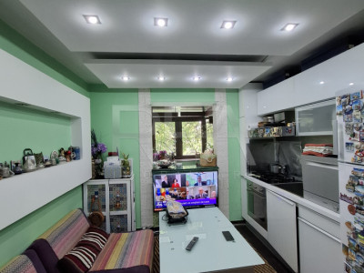 2 camere decomandat 1/8, renovat, Crangasi, Str. Ceahlau.