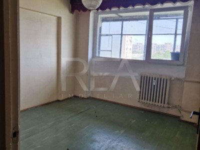 3 camere decomandat 8/10, Drumul Taberei, Valea Ialomitei.