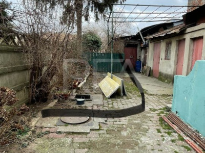 Casa +Curte  Pozitie Excelenta Timpuri Noi