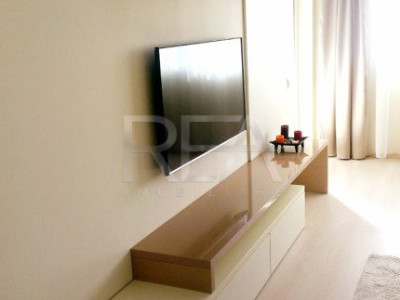 Apartament cu 2 camere, decomandat, 3/3, Titan-Burnitei