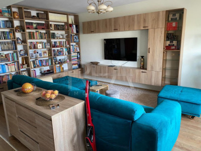 Apartament cu 4 camere, decomandat, bl 1990, et 8/9, Lacul Tei