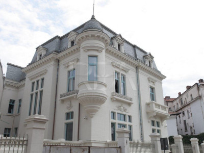 Clădire istorică - ULTRACENTRAL - Stil eclectic, Lux Italian
