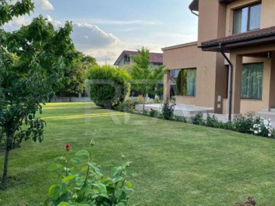 Vilă Elegantă cu 6 Camere, Terase Generoase și Grădină Privată