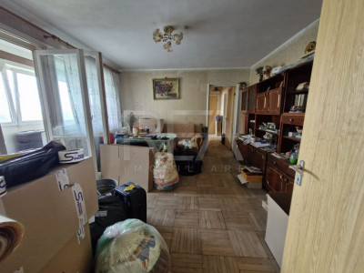 Apartament cu 3 camere de vânzare lângă Park Lake la 130000 de euro