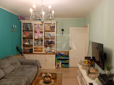 Apartament cu 3 camere, decomandat, an 1983, etaj 3 - Pantelimon-Morarilor