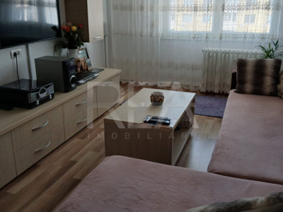Apartament cu 2 camere, decomandat, an 1986, Teiul Doamnei