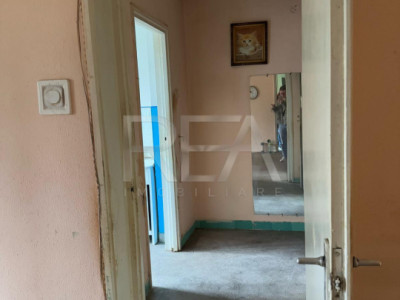 APARTAMENT CU 2 CAMERE DE VÂNZARE CU 81000 € ÎN ZONA COSTIN GEROGIAN