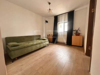 Apartament cu 3 camere, decomandat, vilă interbelică,  Piața Alba Iulia