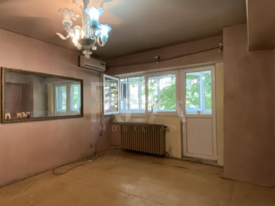 Apartament cu 3 camere, 1/8 decomandat, Colentina / Doamna Ghica