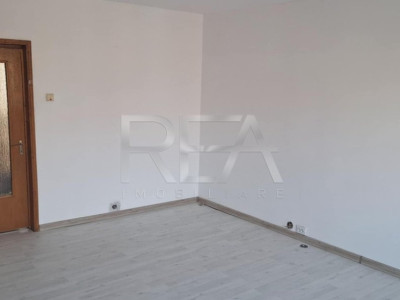 3 camere - 7/7 - 1995 - Piața Muncii/Decebal