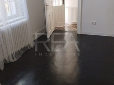 Casă de 3 camere | zona Dorobanti Capitale | pretabil Birou / Spațiu comercial