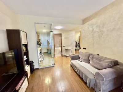 2 camere modern si luminos cu Loc de Parcare in Ten Blocks
