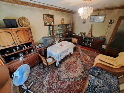 Apartament 4 Camere , Decomandat , Zona Piata Resita