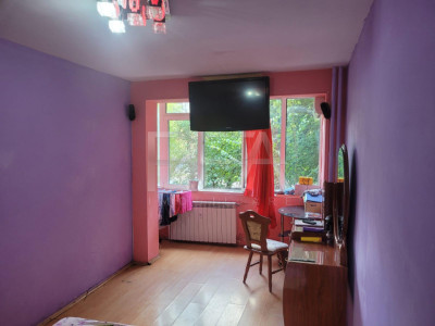 2 camere 1/8, anvelopat, Drumul Taberei-Piata Moghioros.