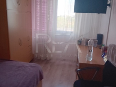 3 camere - Costin Georgian- Vergului - decomandat - parcare  