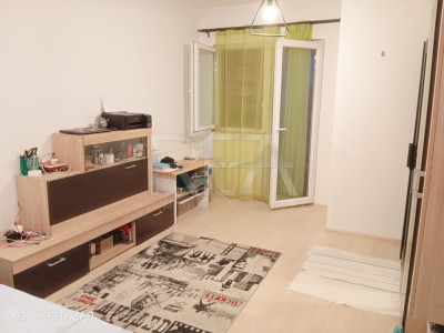Apartament cu 2 camere la o distanță de 12 minute de autobuzele 253 și 330