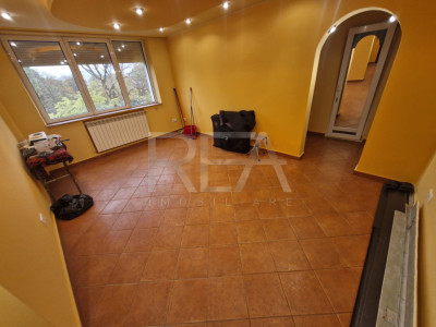 Apartament cu 3 camere la 13 minute de mers pe jos de metroul 1 Decembrie 1918