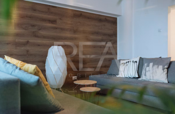 Apartament cu 4 camere cu vedere spre fântânile de la Piața Unirii