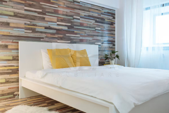 Apartament cu 4 camere cu vedere spre fântânile de la Piața Unirii