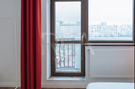 Apartament cu 4 camere cu vedere spre fântânile de la Piața Unirii