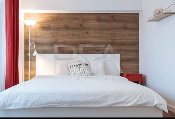 Apartament cu 4 camere cu vedere spre fântânile de la Piața Unirii