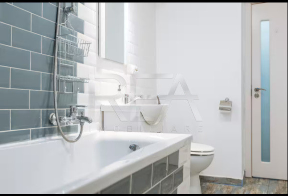 Apartament cu 4 camere cu vedere spre fântânile de la Piața Unirii