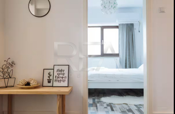 Apartament cu 4 camere cu vedere spre fântânile de la Piața Unirii