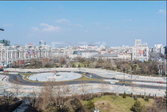 Apartament cu 4 camere cu vedere spre fântânile de la Piața Unirii