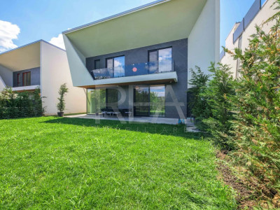Vilă de lux cu piscină pe terasă și automatizări inteligente – Str. Matei Millo