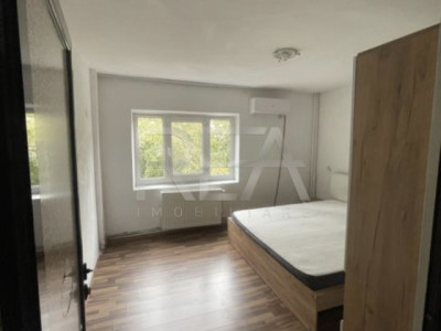 3 camere, decomandat, et 2/4, centrala- Uverturii