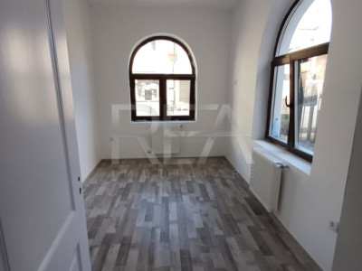 Casă tip vilă 4 camere Ștefan cel Mare – renovată complet 2023