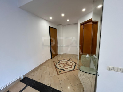 Apartament 4 camere  Resedinta