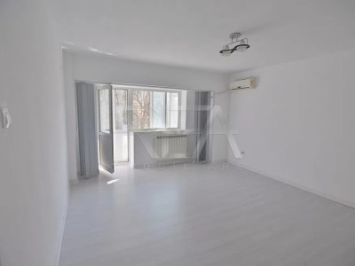 Apartament cu 2 camere la un minut de mers pe jos până la stația autobuzului 104