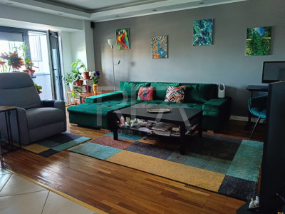 Apartament cu 4 camere la 3 minute de stația de autobuz 104 