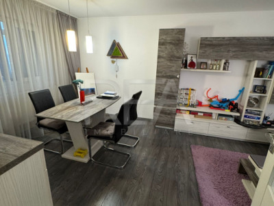  2 camere, decomandat, et 5/10, centrala-Str Moinesti