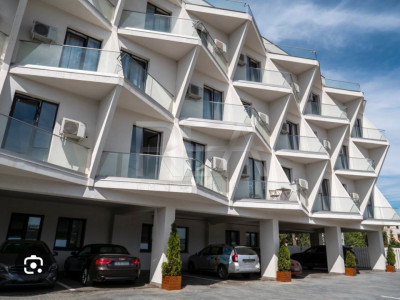 Ap. 2 camere transformat în 3, loc de parcare, Pipera