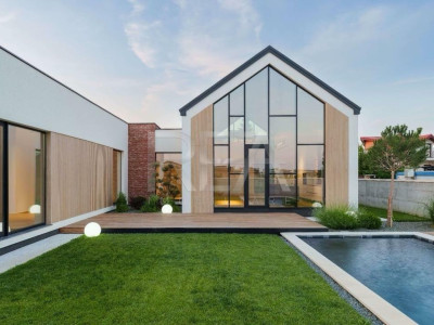 Vilă Modernă pe Parter cu Design Minimalist și Piscină Privată
