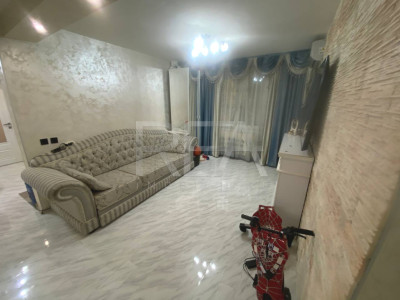 3 Camere- Etaj 1/8 -Centrala proprie- Piata Rahova