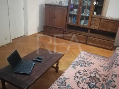 Apartament 3 camere Titan – Str. Vasile Goldiș, etaj 8, balcon