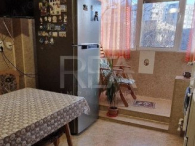 3 camere, decomandat, et 3/13, 80 mp-Bdul Iuliu Maniu, Gorjului.