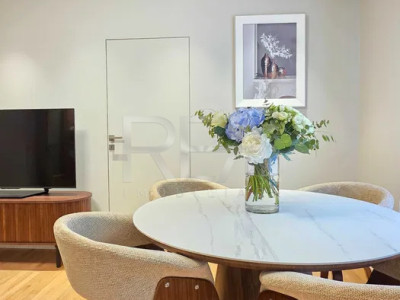 3 camere –Renovat  Zona Capitale, Strada Roma