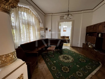 3 Camere | Piata Victoriei |  Parter în vilă interbelică